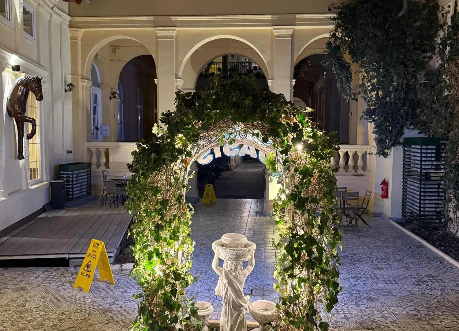 Oasis Inn Budapest