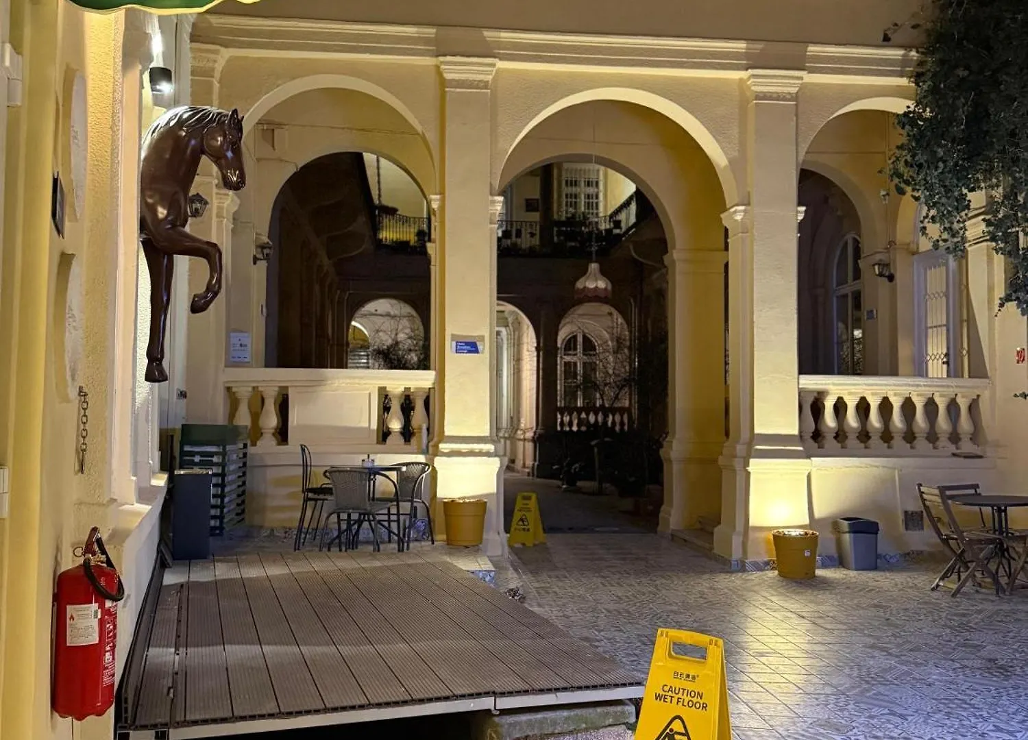 Oasis Inn Budapest