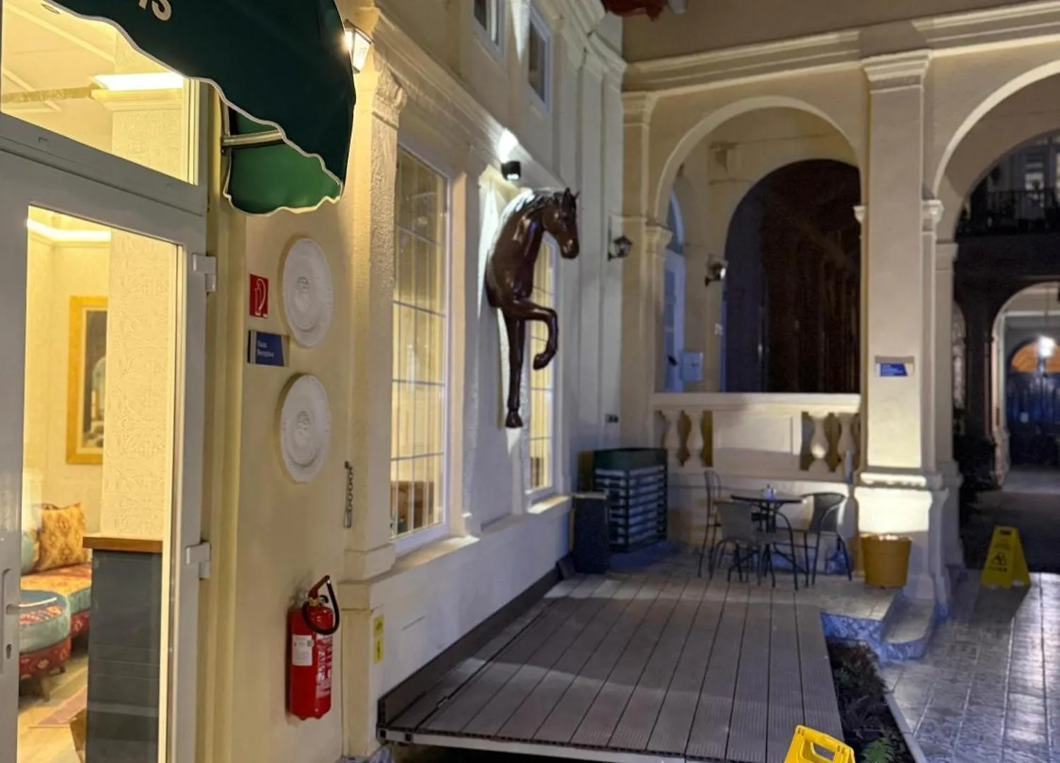 **** Pensionat Oasis Inn Budapest Ungern
