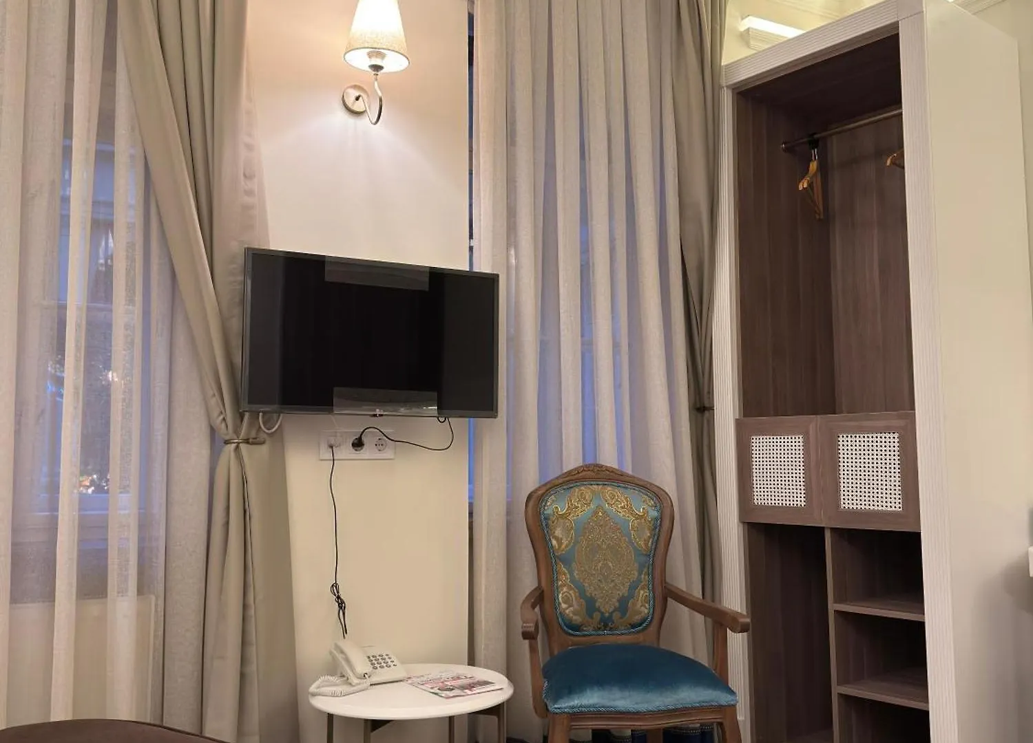 Oasis Inn Budapest